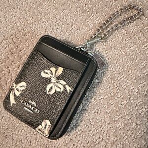 Coach Zip Card Case With Bow Print